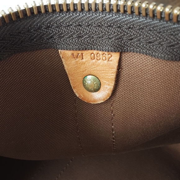 Authentic Louis Vuitton  Bandolier 50 - Picture 13 of 16